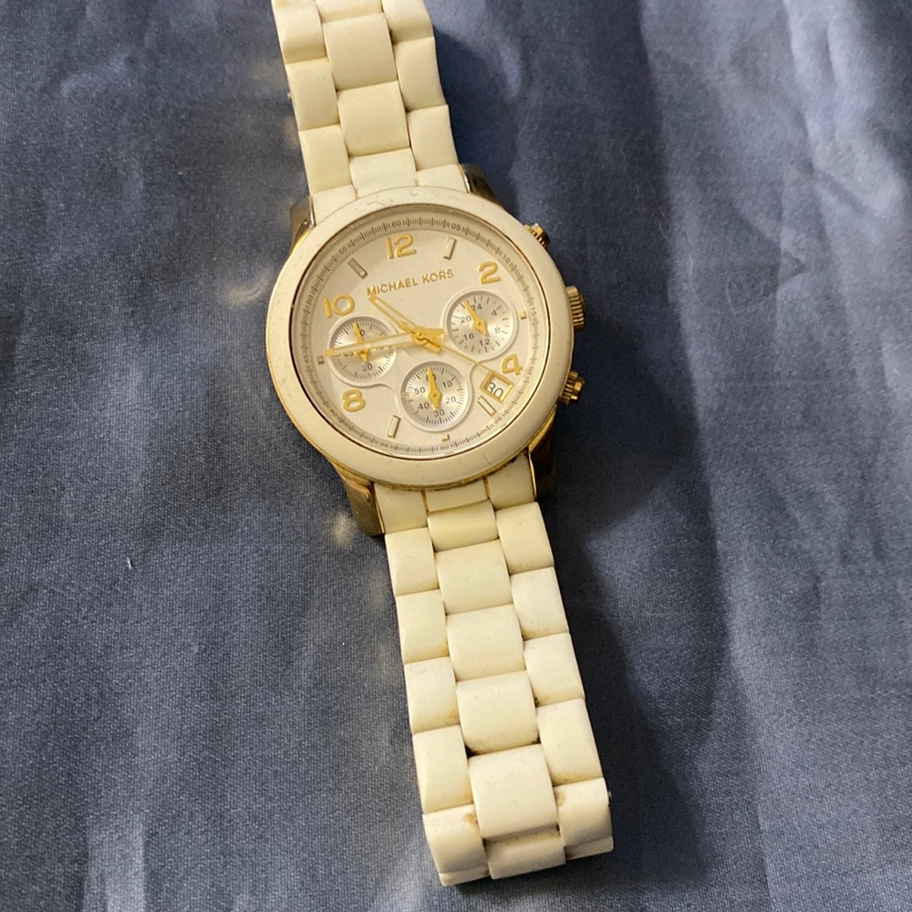 Beautiful Michael Kors Ceramic link Watch cream Unisex